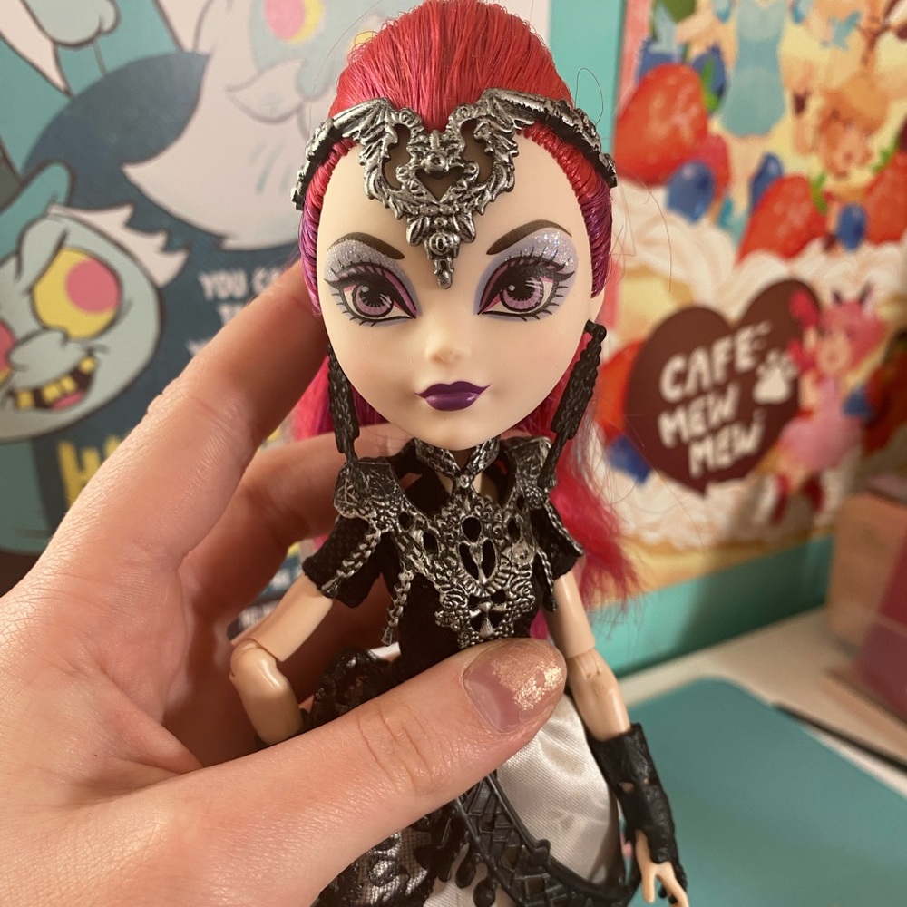 Like new, Mira Shards doll from Ever After High! - Picture 8 of 10